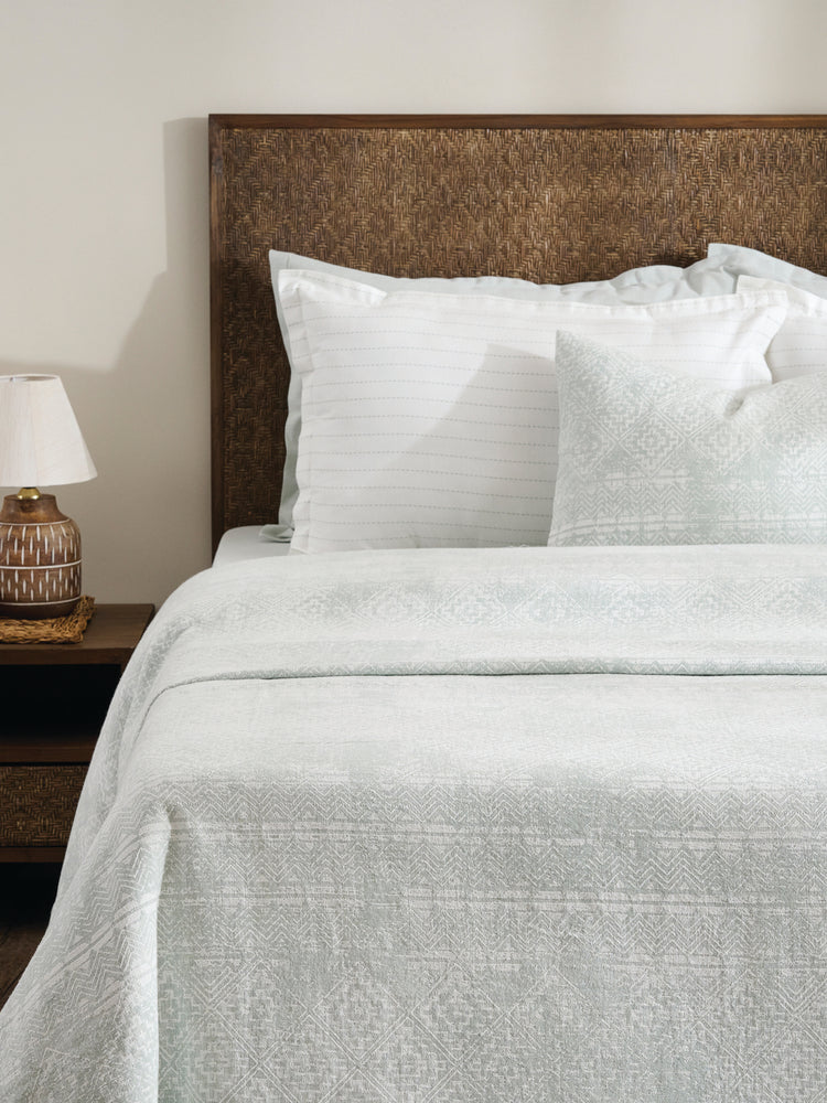 Antique Lace Tinsel | Cotton Bamboo | Jacquard | Bed Cover