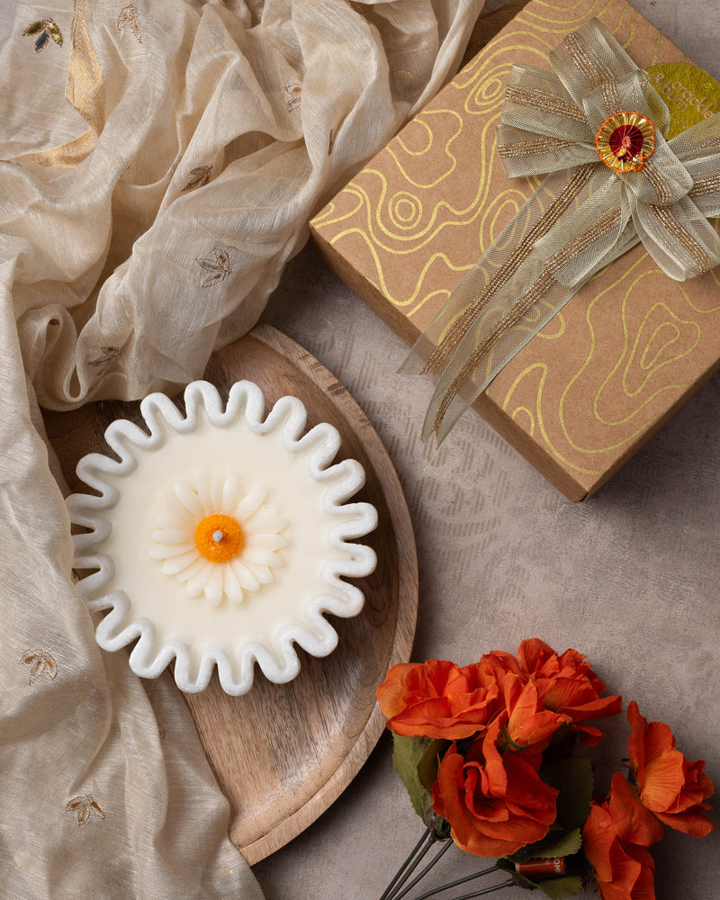 Daisy-Shaped Marble Urli  Candle