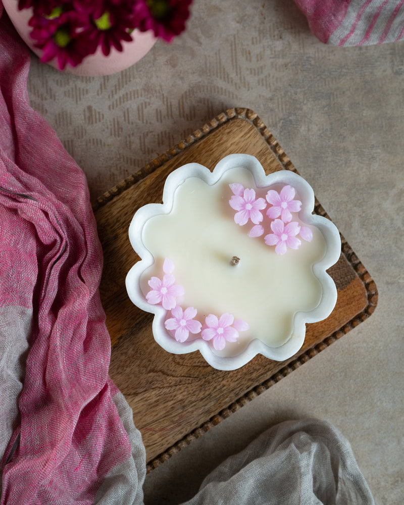 Marble Urli With Periwinkles