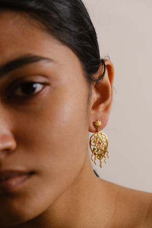 ATRAYEE EARRINGS GOLD