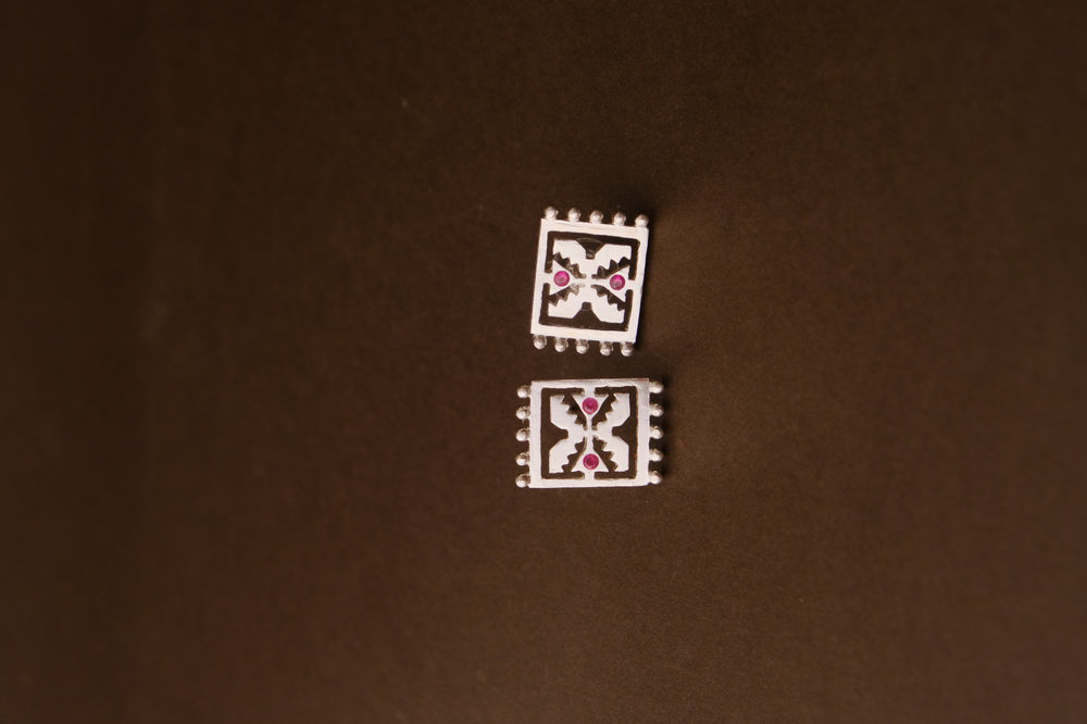 CHARKONA STUD SILVER