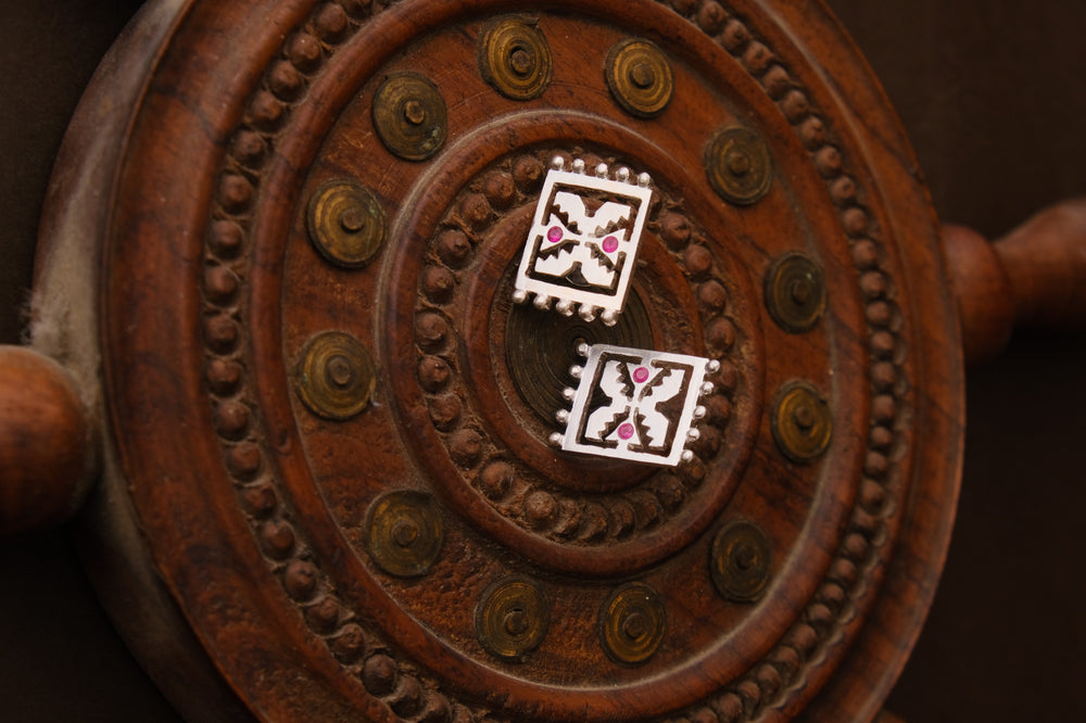 CHARKONA STUD SILVER