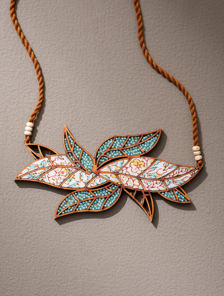 Turquoise White Bloom Leaf Necklace