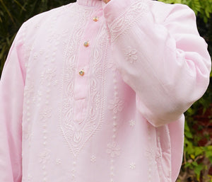 Soft Peach Kurta Adorned With Unique Circle Chikankari Bootis