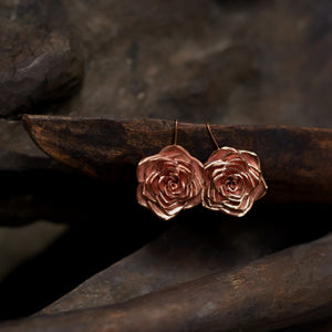 
                
                    Load image into Gallery viewer, MADHABI SMALL EARRINGS
                
            