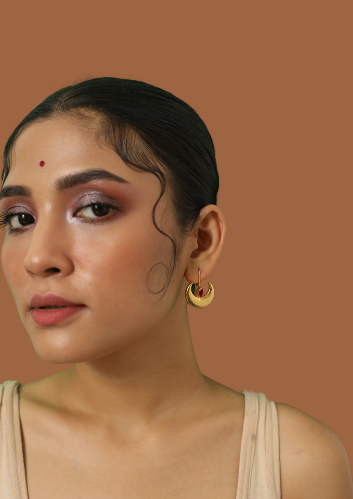 TRILOCHONA HOOK EARRINGS