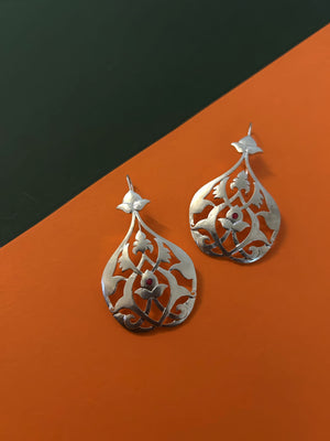 NOOR HOOK SILVER EARRING