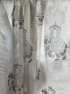Howdah (L) - Grey on White Linen