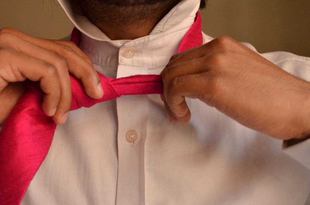 Raw Silk Necktie in Solid Magenta