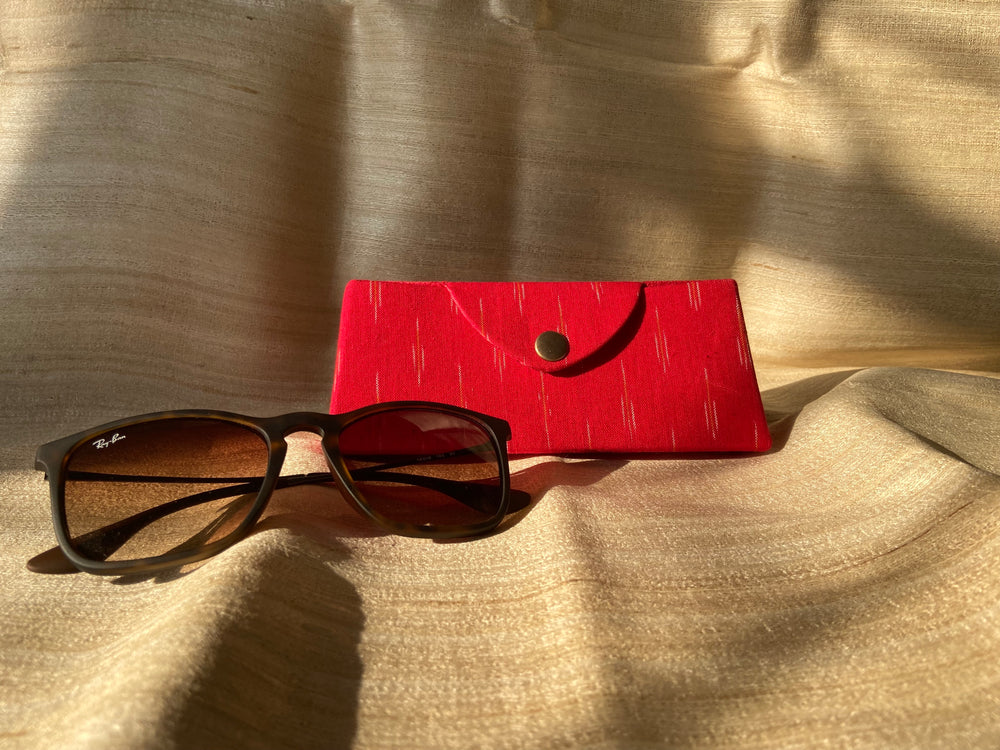
                
                    Load image into Gallery viewer, Eyewear Case in Red Ikat Fine
                
            