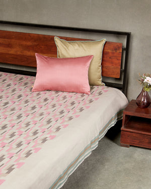 Bilok Pink Bed Cover
