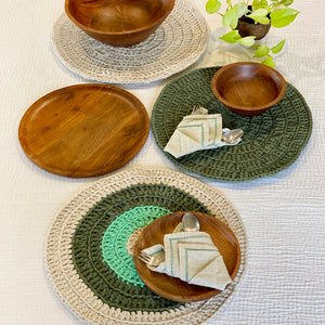 
                
                    Load image into Gallery viewer, Round Placemats - Set of 4
                
            