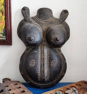 
                
                    Load image into Gallery viewer, Handcrafted Theyyam Breast and Torso Plate
                
            