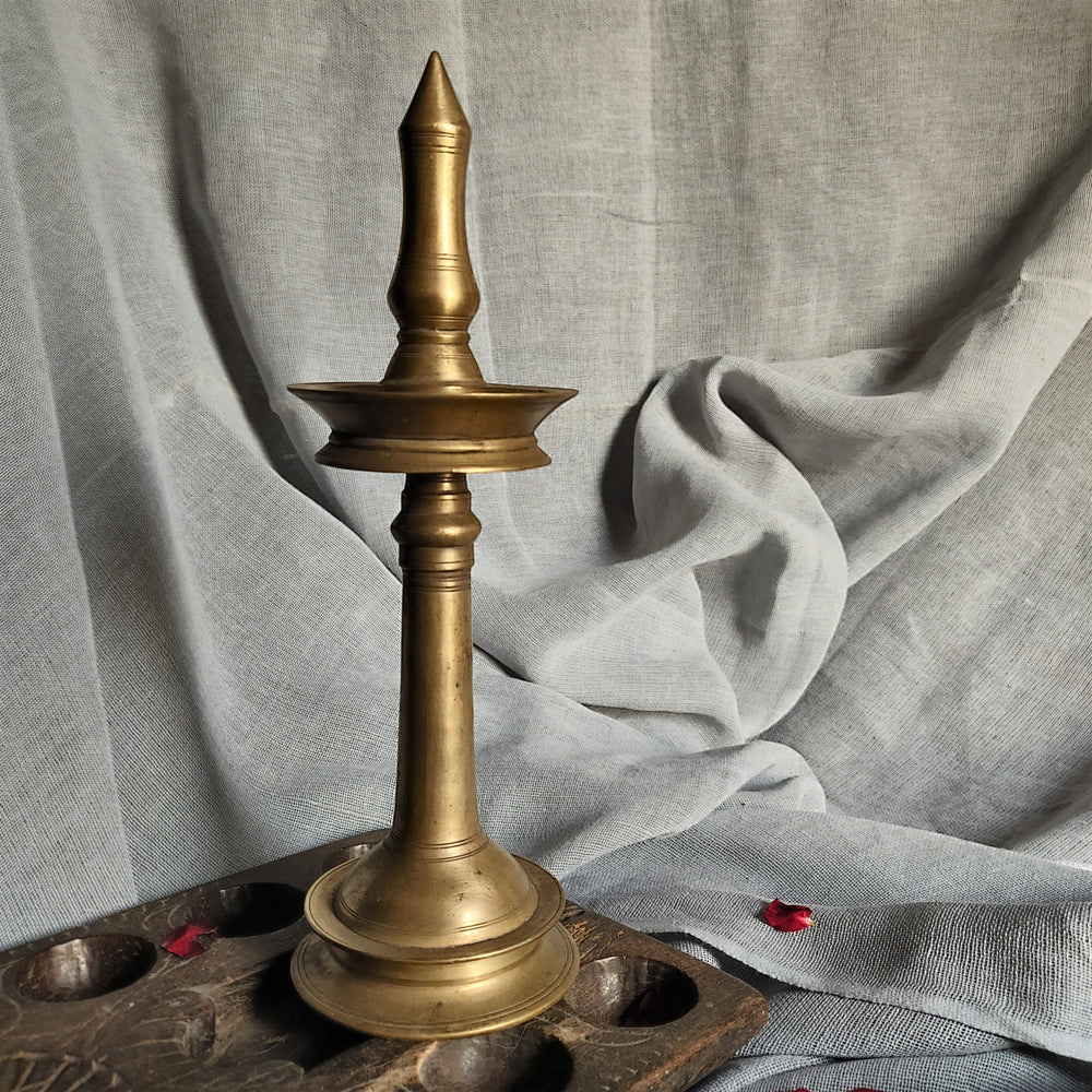 
                
                    Load image into Gallery viewer, Vintage Brass Kerala Lamp
                
            