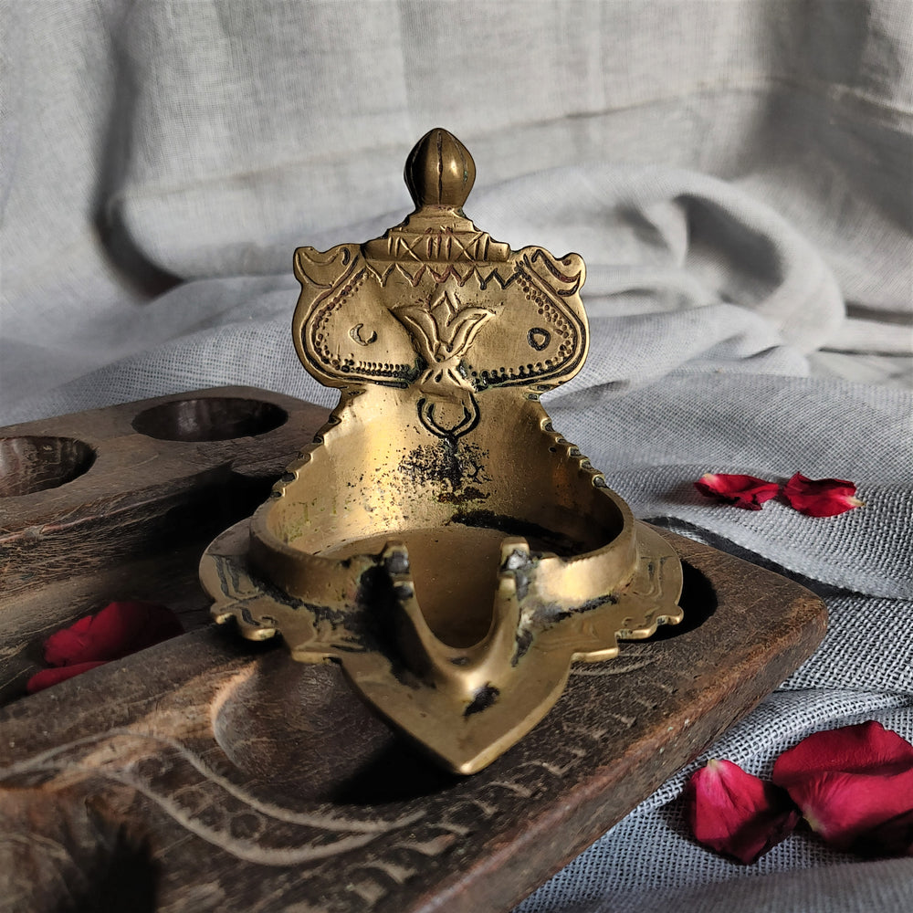 
                
                    Load image into Gallery viewer, Vintage Brass Vishnu Lotus Lamp
                
            