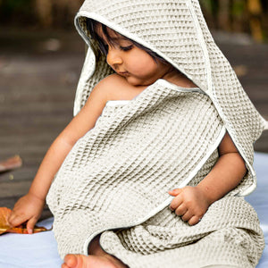
                
                    Load image into Gallery viewer, Organic Waffle Hooded Towel Set - Natural
                
            