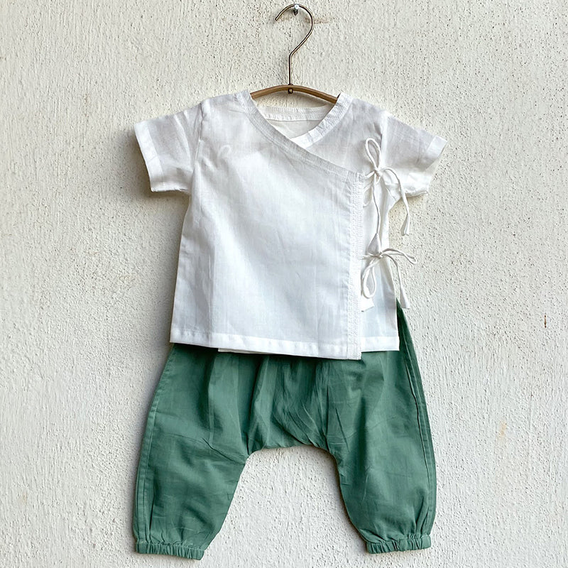 
                
                    Load image into Gallery viewer, Unisex Organic Essential White Angarakha Top + Mint Pants
                
            